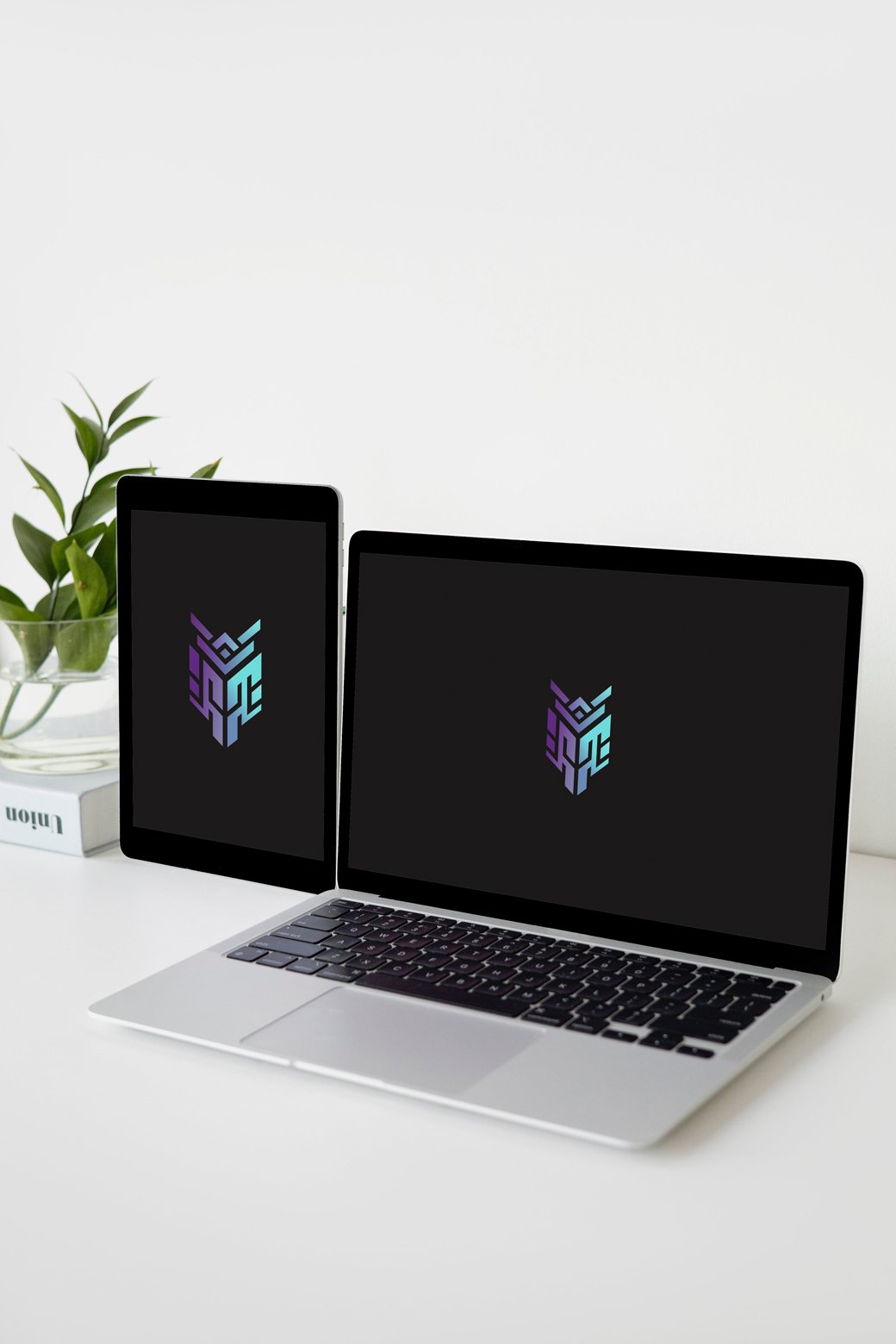 Laptop & Tablet mockup